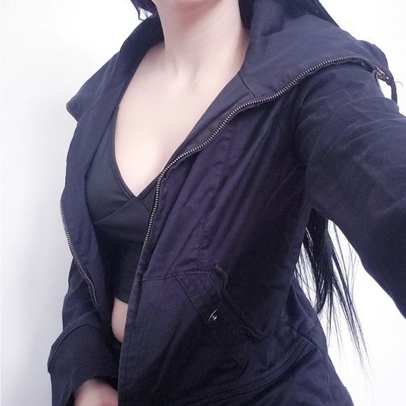 Ricki's Black Jacket - Picture 4 of 11